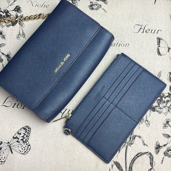 Michael Kors:: Jet Set Travel Clutch Crossbody in Navy - Picture 5 of 12